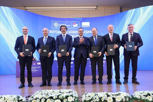 KOBİ'ler İ&ccedil;in 2 Yeni Destek Programı - KOSGEB T.C. K&uuml;&ccedil;&uuml;k ve Orta &Ouml;l&ccedil;ekli İşletmeleri Geliştirme ve Destekleme İdaresi Başkanlığı Sanayi ve Teknoloji Bakanı Mehmet Fatih Kacır, KOSGEB’in K&uuml;resel Rekabet&ccedil;ilik ve Kapasite Geliştirme Destek Programlarının devreye alındığını a&ccedil;ıkladı KOSGEB T.C. K&uuml;&ccedil;&uuml;k ve Orta &Ouml;l&ccedil;ekli İşletmeleri Geliştirme ve Destekleme İdaresi Başkanlığı Duyuruyu İncele 